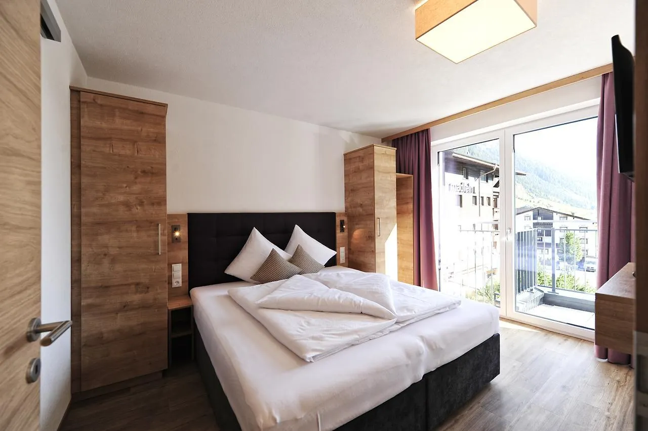 Amaris Apartments Ισγκλ 0*,