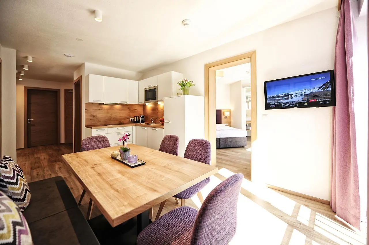 Amaris Apartments Ισγκλ